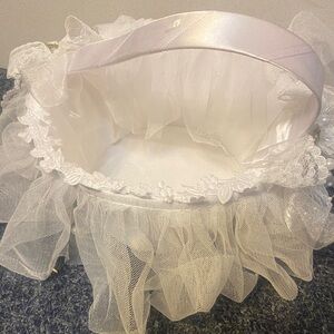 Elegant White Lace Basket